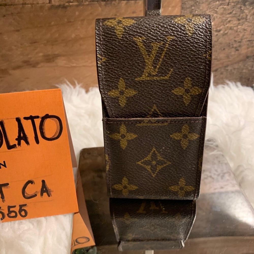 100% guarantee authentic pre-owned cigarette case